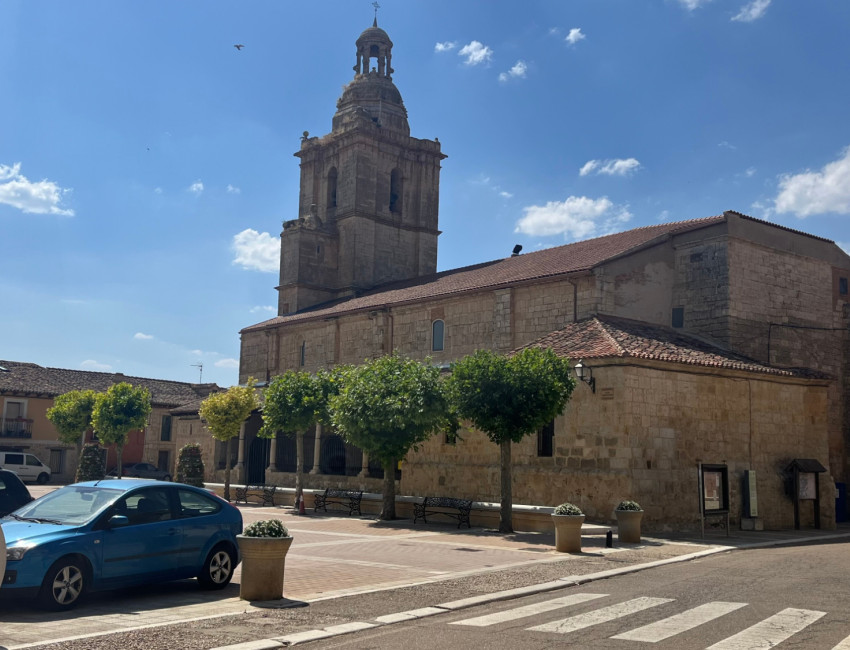 Venta - Casa -
Castromonte