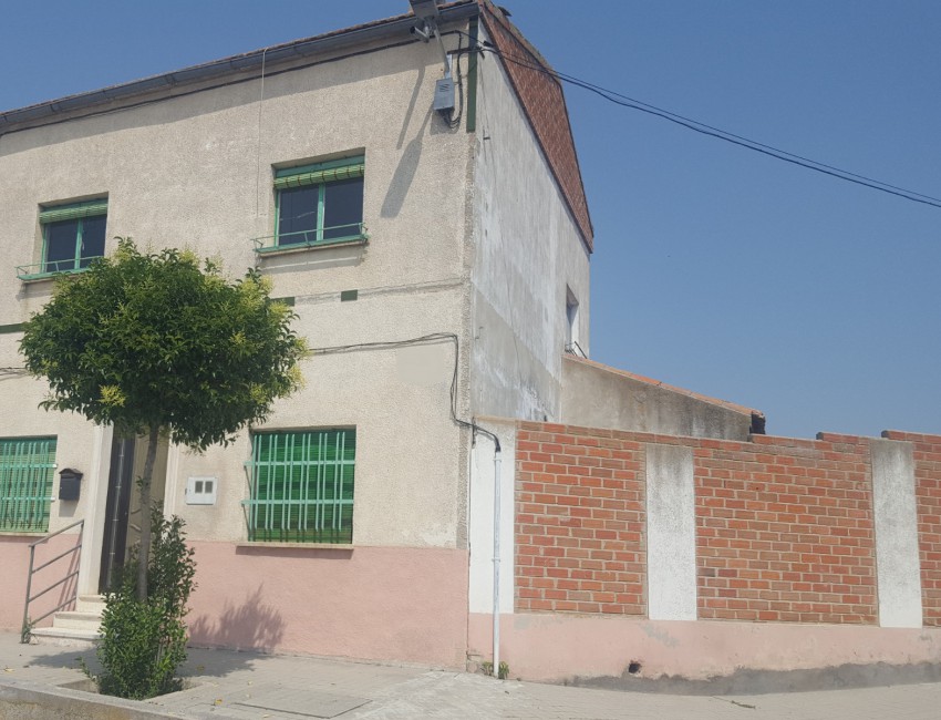Venta - Casa -
Rubi de Bracamonte