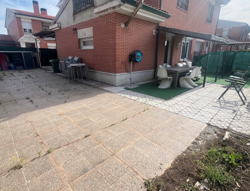 Venta - Chalet -
Mojados