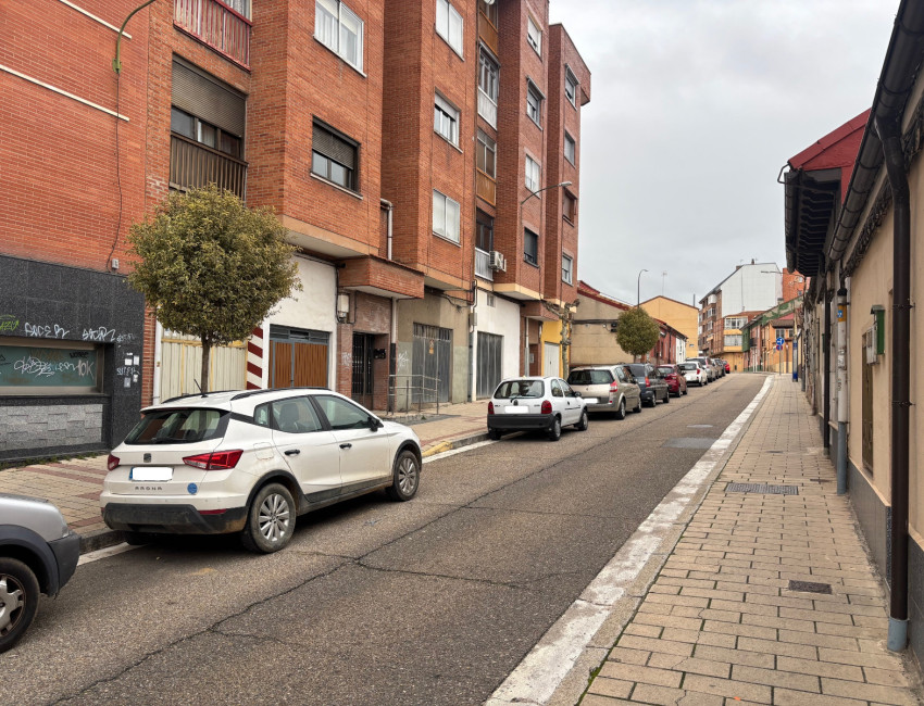 Venta - Comercial -
Valladolid - Pajarillos