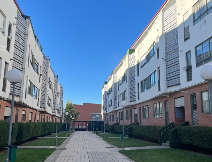 Venta - Piso -
La Cistérniga