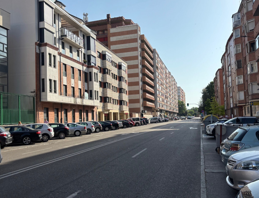 Venta - Piso -
Valladolid - Hospital
