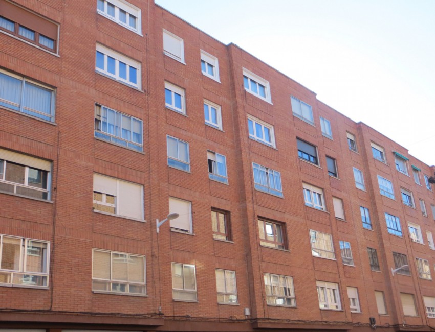 Venta - Piso -
Valladolid - Pajarillos