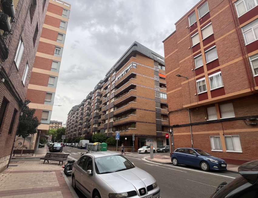 Venta - Piso -
Valladolid - Paseo Zorrilla