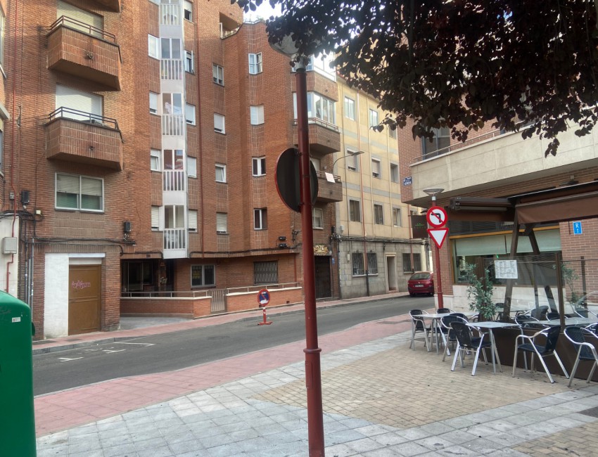 Venta - Piso -
Valladolid - San Juan