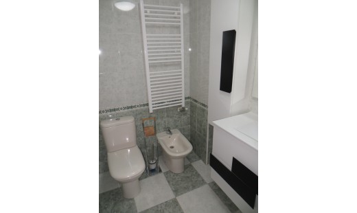 Venta - Piso -
La Cistérniga