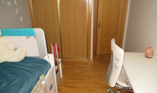 Venta - Piso -
La Cistérniga