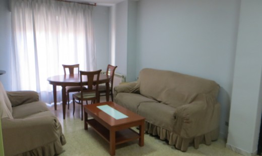 Alquiler - Piso -
Valladolid - Pajarillos