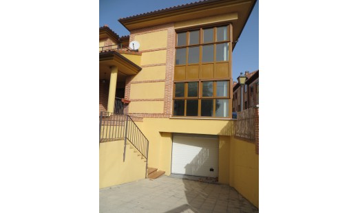 Venta - Chalet -
Simancas