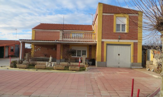 Venta - Chalet -
Trigueros del Valle