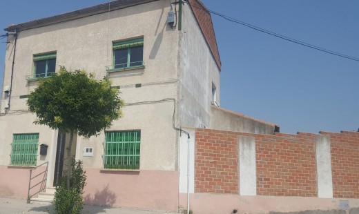 Venta - Casa -
Rubi de Bracamonte
