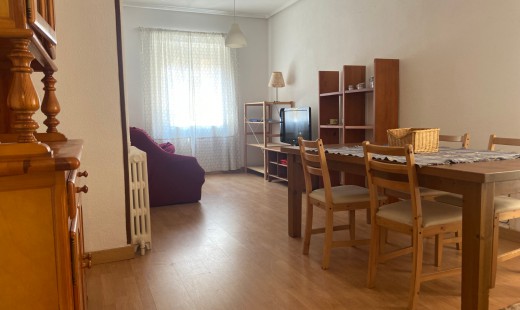 Alquiler - Piso -
Valladolid - San Juan