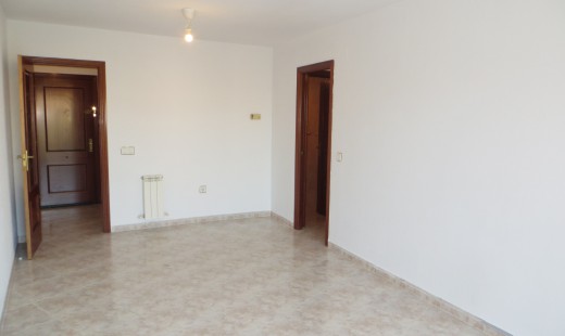 Venta - Piso -
La Cistérniga