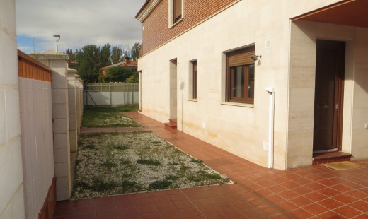Alquiler - Chalet -
Laguna de Duero