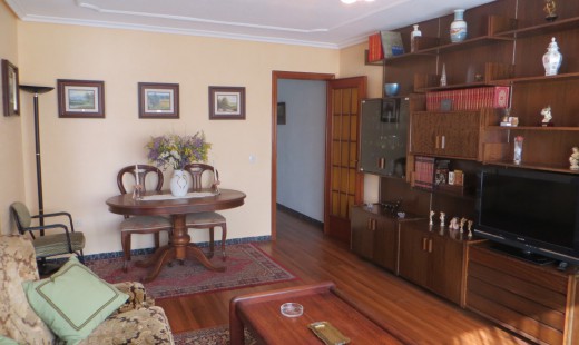 Venta - Piso -
Valladolid - Pajarillos