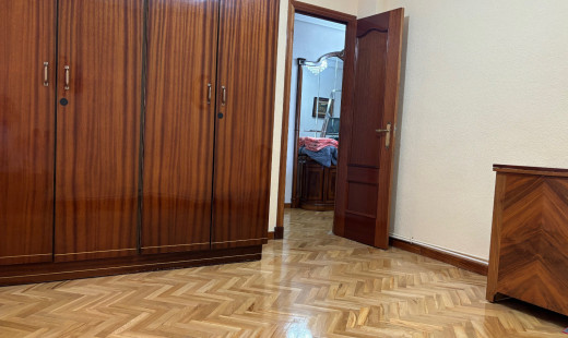 Alquiler - Piso -
Valladolid - Pajarillos