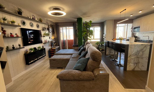 Venta - Piso -
Valladolid - Pajarillos