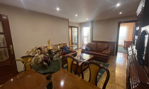 Venta - Piso -
Valladolid - Pajarillos