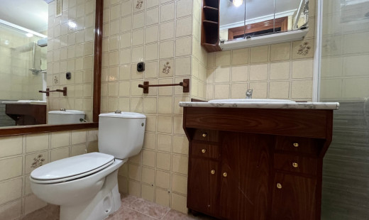 Venta - Piso -
Valladolid - Hospital