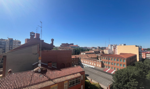 Venta - Piso -
Valladolid - San Juan