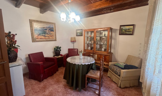 Venta - Casa -
Castromonte