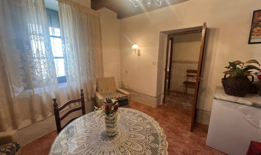 Venta - Casa -
Castromonte