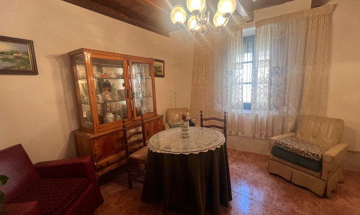 Venta - Casa -
Castromonte