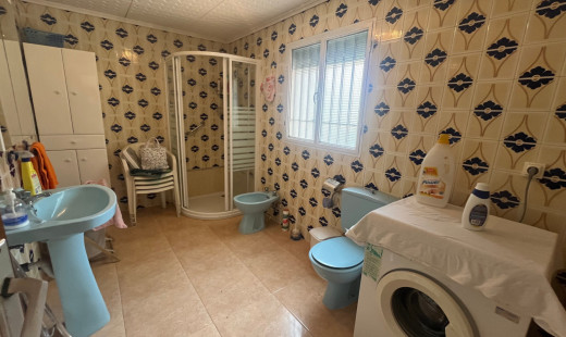 Venta - Casa -
Castromonte