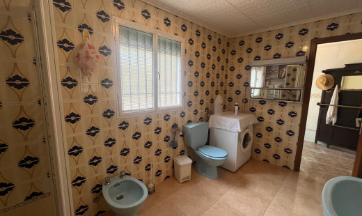 Venta - Casa -
Castromonte