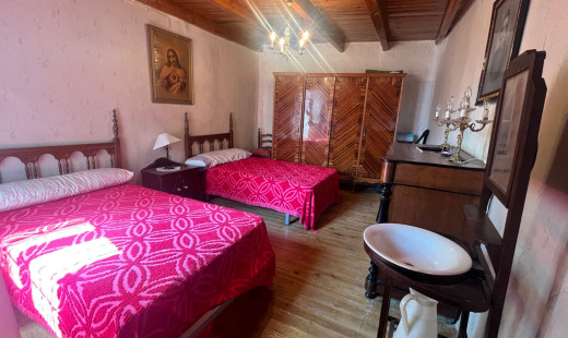 Venta - Casa -
Castromonte