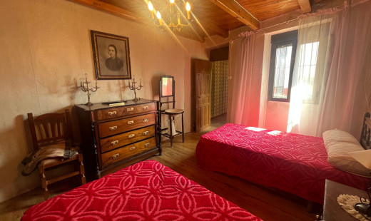 Venta - Casa -
Castromonte