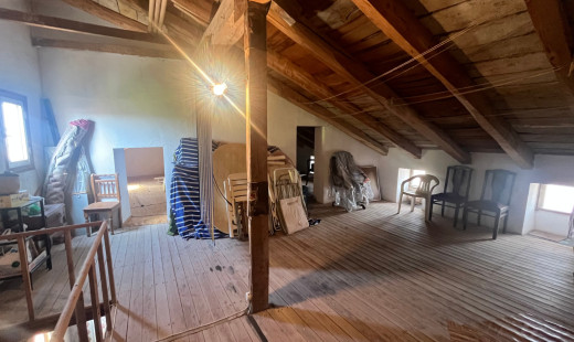 Venta - Casa -
Castromonte