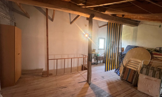Venta - Casa -
Castromonte