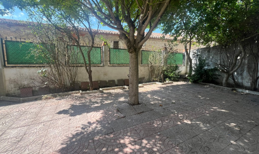 Venta - Casa -
Castromonte
