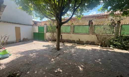 Venta - Casa -
Castromonte