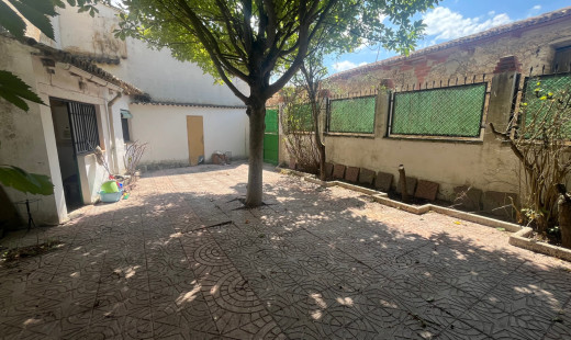 Venta - Casa -
Castromonte
