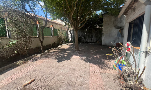 Venta - Casa -
Castromonte