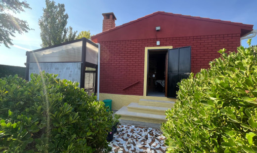 Venta - Chalet -
Dueñas