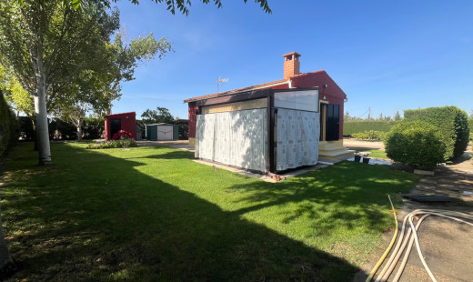 Venta - Chalet -
Dueñas