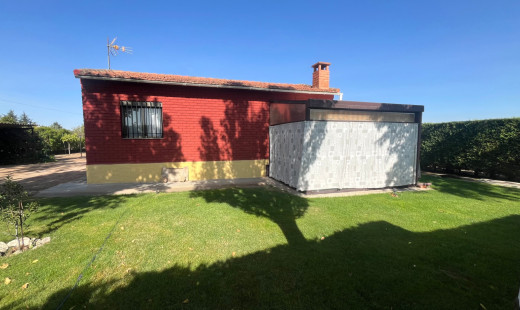 Venta - Chalet -
Dueñas