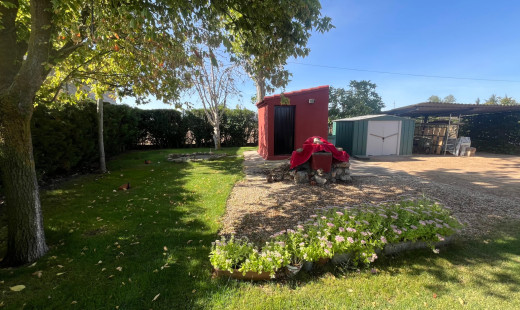 Venta - Chalet -
Dueñas