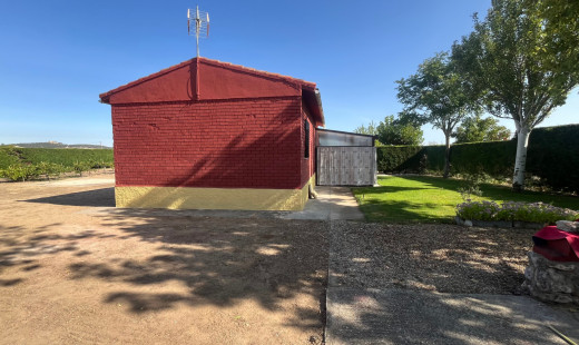 Venta - Chalet -
Dueñas