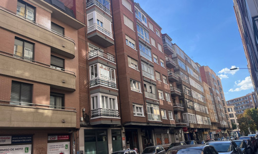 Venta - Piso -
Valladolid - San Juan