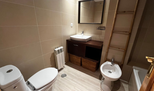 Venta - Piso -
La Cistérniga