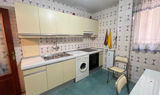 Venta - Piso -
Valladolid - Pajarillos