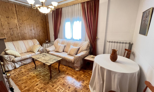 Venta - Piso -
Valladolid - Pajarillos