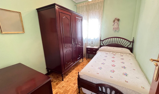 Venta - Piso -
Valladolid - Pajarillos