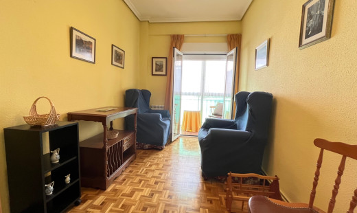 Venta - Piso -
Valladolid - Pajarillos