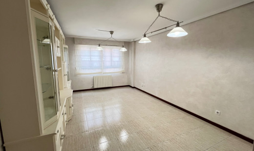 Venta - Piso -
Valladolid - Pajarillos