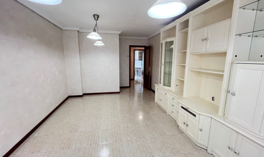 Venta - Piso -
Valladolid - Pajarillos